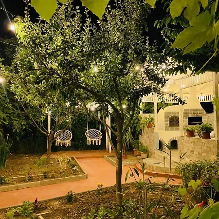 Vila Timona Πανσιόν *
