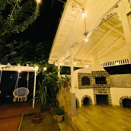 Vila Timona *
